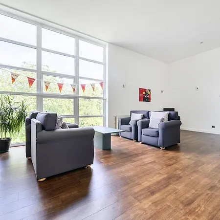 Jubilee First-floor Double Bedroom *